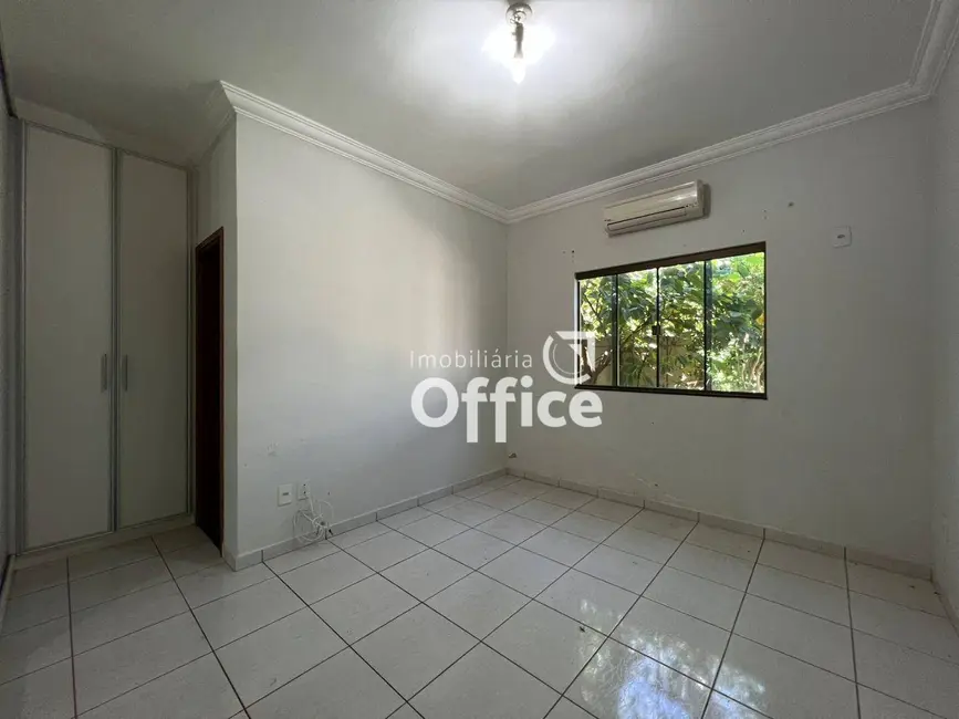 Foto 5 de Casa com 3 quartos à venda, 300m2 em Parque Brasília 2ª Etapa, Anapolis - GO