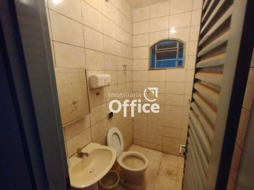 Casa com 3 quartos à venda, 360m2 em São Carlos, Anapolis - GO - imagem 8 Foto 8 de Casa com 3 quartos à venda, 360m2 em São Carlos, Anapolis - GO