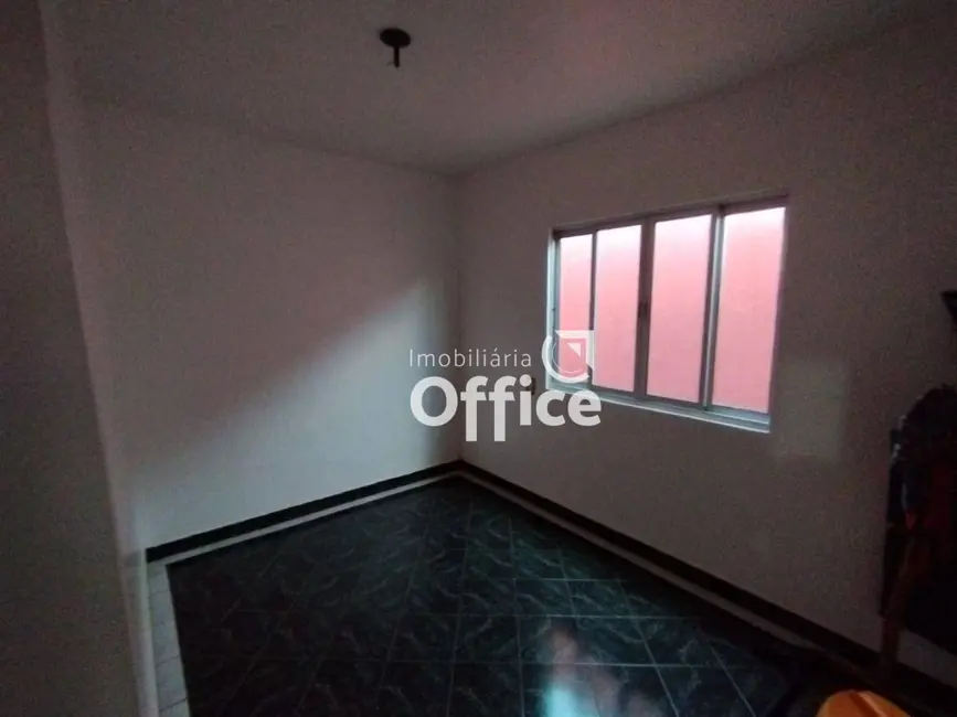 Casa com 3 quartos à venda, 360m2 em São Carlos, Anapolis - GO - imagem 5 Foto 5 de Casa com 3 quartos à venda, 360m2 em São Carlos, Anapolis - GO