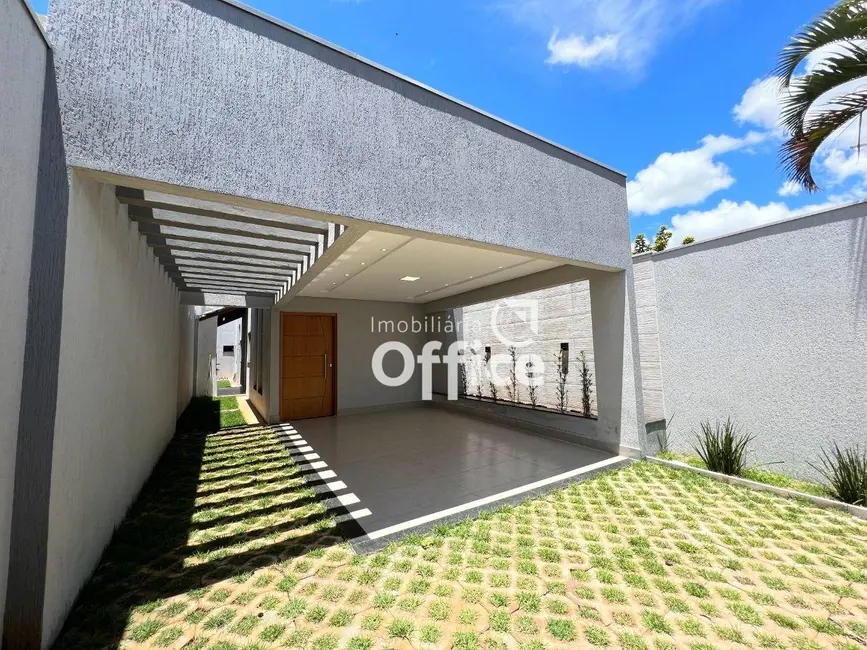 Foto 1 de Casa com 3 quartos à venda, 170m2 em Vila Jaiara, Anapolis - GO