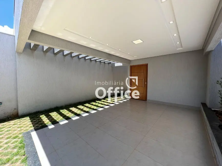 Foto 2 de Casa com 3 quartos à venda, 170m2 em Vila Jaiara, Anapolis - GO