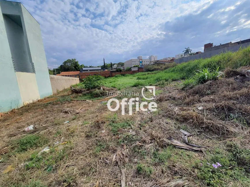 Foto 2 de Terreno / Lote à venda, 551m2 em Anapolis - GO