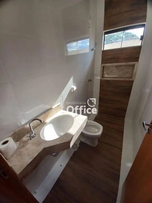Foto 2 de Casa com 2 quartos à venda e para alugar, 300m2 em Anapolis - GO