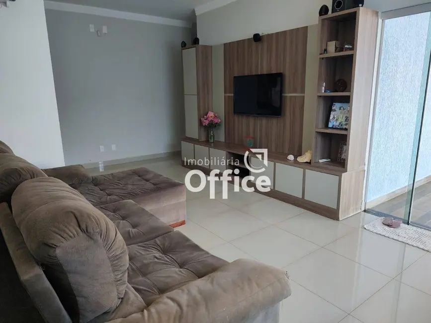 Foto 6 de Casa com 3 quartos à venda, 240m2 em Parque Brasília 2ª Etapa, Anapolis - GO