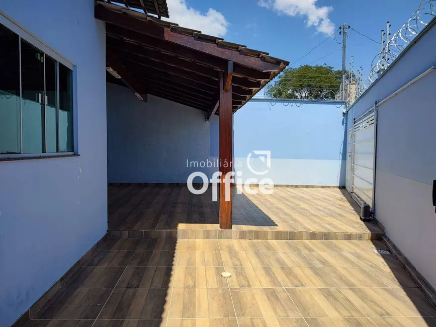 Foto 2 de Casa com 3 quartos à venda, 240m2 em Parque Brasília 2ª Etapa, Anapolis - GO