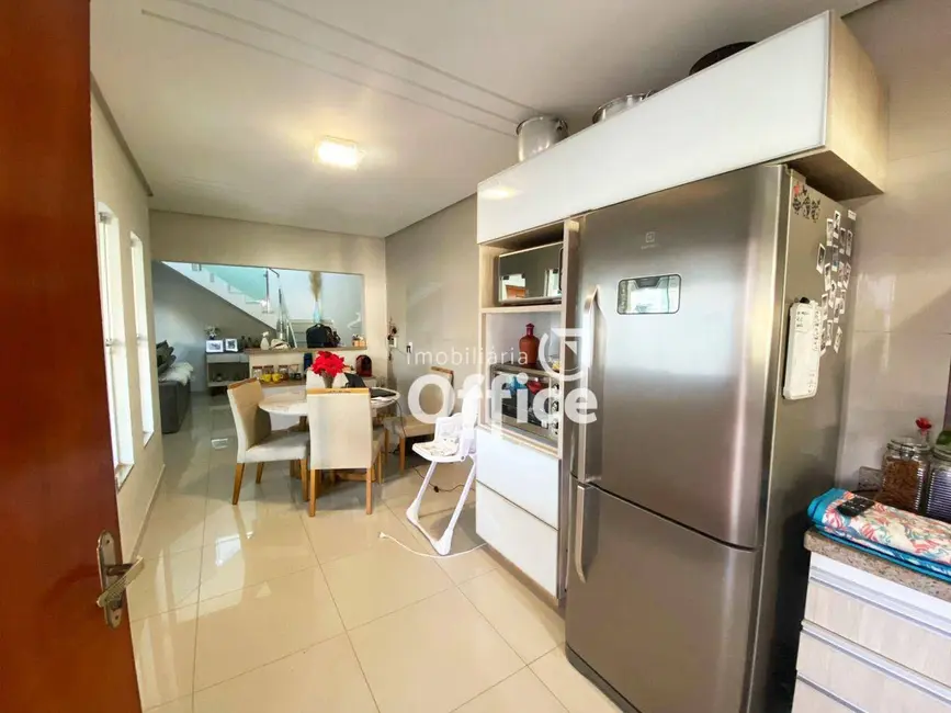 Casa com 3 quartos à venda, 360m2 em Setor Sul Jamil Miguel, Anapolis - GO - imagem 9 Foto 9 de Casa com 3 quartos à venda, 360m2 em Setor Sul Jamil Miguel, Anapolis - GO