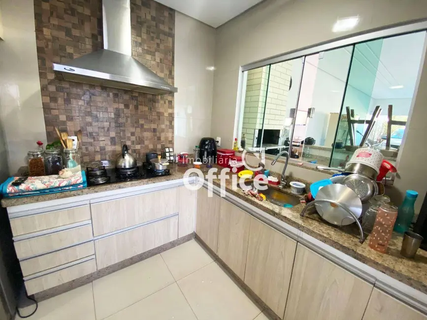 Casa com 3 quartos à venda, 360m2 em Setor Sul Jamil Miguel, Anapolis - GO - imagem 8 Foto 8 de Casa com 3 quartos à venda, 360m2 em Setor Sul Jamil Miguel, Anapolis - GO