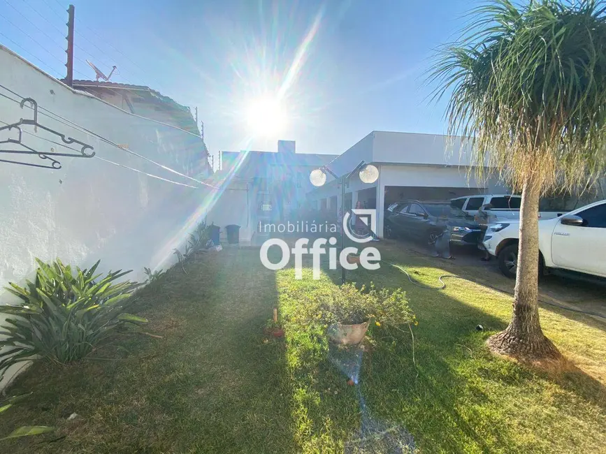 Casa com 3 quartos à venda, 360m2 em Setor Sul Jamil Miguel, Anapolis - GO - imagem 3 Foto 3 de Casa com 3 quartos à venda, 360m2 em Setor Sul Jamil Miguel, Anapolis - GO