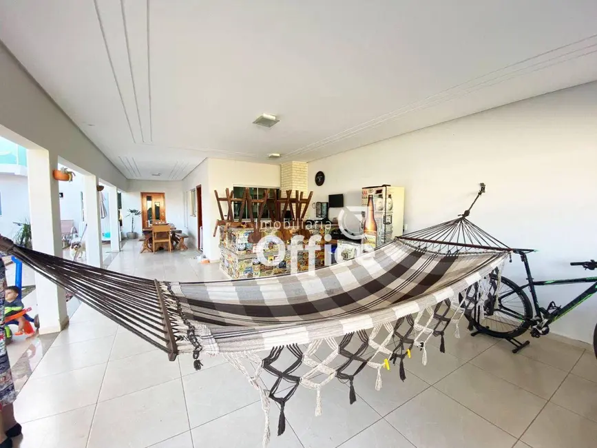 Casa com 3 quartos à venda, 360m2 em Setor Sul Jamil Miguel, Anapolis - GO - imagem 4 Foto 4 de Casa com 3 quartos à venda, 360m2 em Setor Sul Jamil Miguel, Anapolis - GO