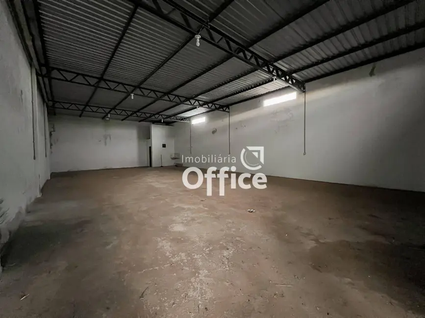 Foto 4 de Armazém / Galpão para alugar, 200m2 em Jardim Itália, Anapolis - GO