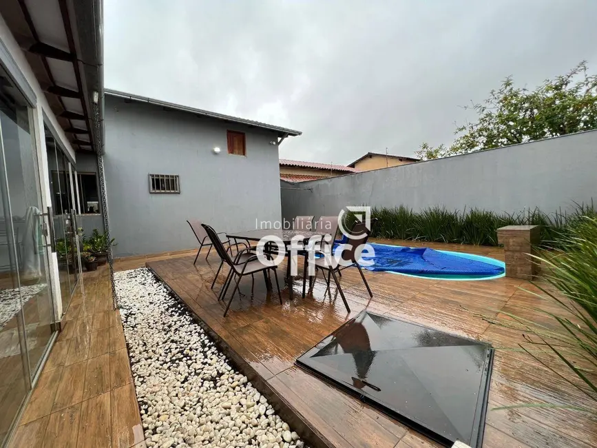 Casa com 3 quartos à venda, 300m2 em Residencial Araguaia, Anapolis - GO - imagem 5 Foto 5 de Casa com 3 quartos à venda, 300m2 em Residencial Araguaia, Anapolis - GO