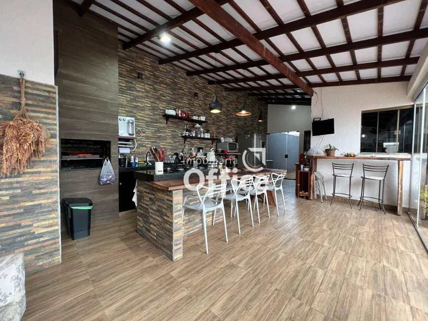 Foto 1 de Casa com 3 quartos à venda, 300m2 em Residencial Araguaia, Anapolis - GO