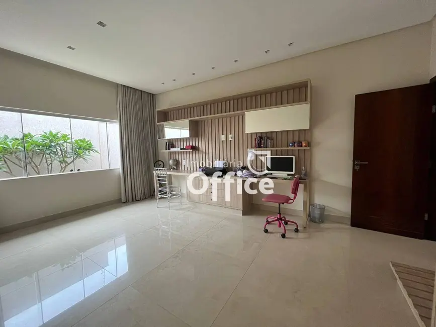 Casa com 4 quartos à venda, 634m2 em Vila Miguel Jorge, Anapolis - GO - imagem 4 Foto 4 de Casa com 4 quartos à venda, 634m2 em Vila Miguel Jorge, Anapolis - GO