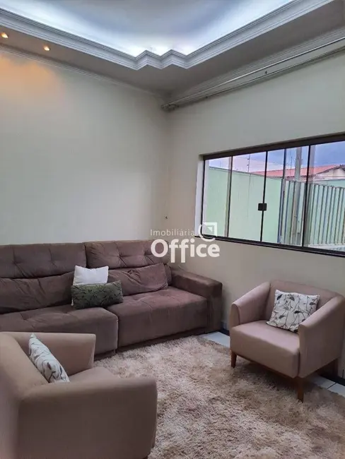 Sobrado com 4 quartos à venda, 300m2 em Residencial Virgínia Correa, Anapolis - GO - imagem 3 Foto 3 de Sobrado com 4 quartos à venda, 300m2 em Residencial Virgínia Correa, Anapolis - GO