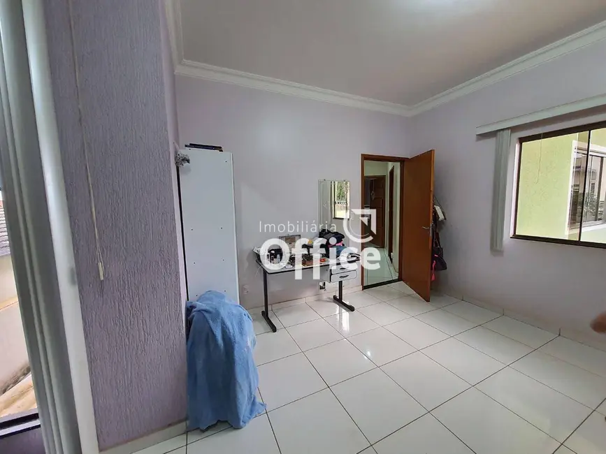 Sobrado com 4 quartos à venda, 300m2 em Residencial Virgínia Correa, Anapolis - GO - imagem 9 Foto 9 de Sobrado com 4 quartos à venda, 300m2 em Residencial Virgínia Correa, Anapolis - GO