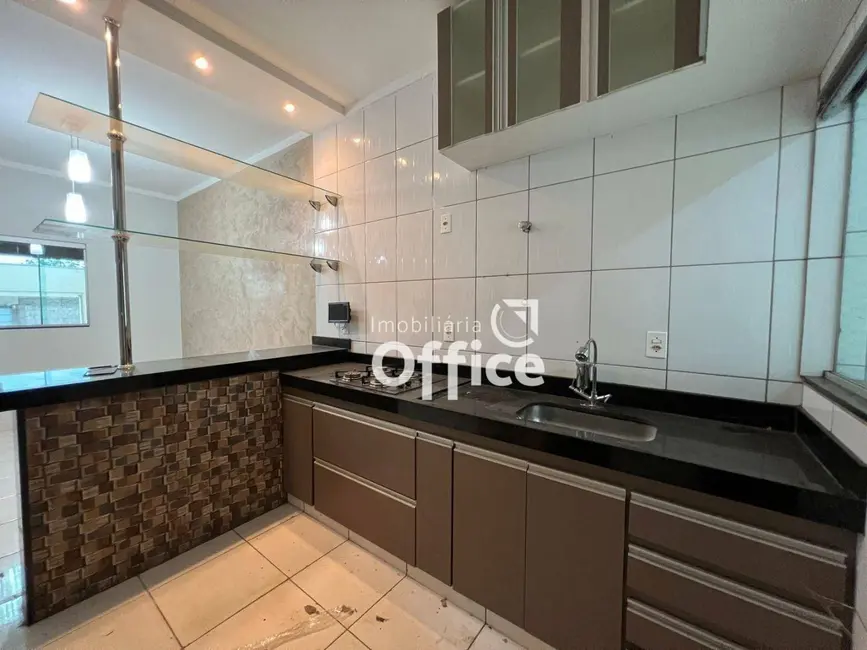 Foto 5 de Casa com 3 quartos para alugar, 200m2 em Residencial Ayrton Senna, Anapolis - GO