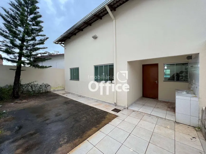 Foto 3 de Casa com 3 quartos para alugar, 200m2 em Residencial Ayrton Senna, Anapolis - GO