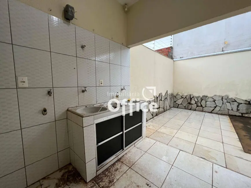 Foto 4 de Casa com 3 quartos para alugar, 200m2 em Residencial Ayrton Senna, Anapolis - GO