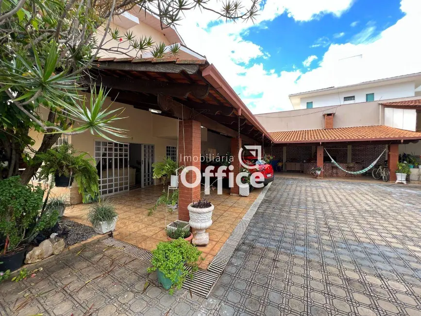 Foto 6 de Sobrado com 6 quartos à venda, 900m2 em Anápolis City, Anapolis - GO