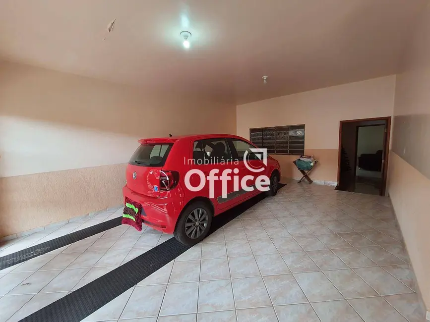 Foto 1 de Casa com 4 quartos à venda, 240m2 em Setor Central, Anapolis - GO