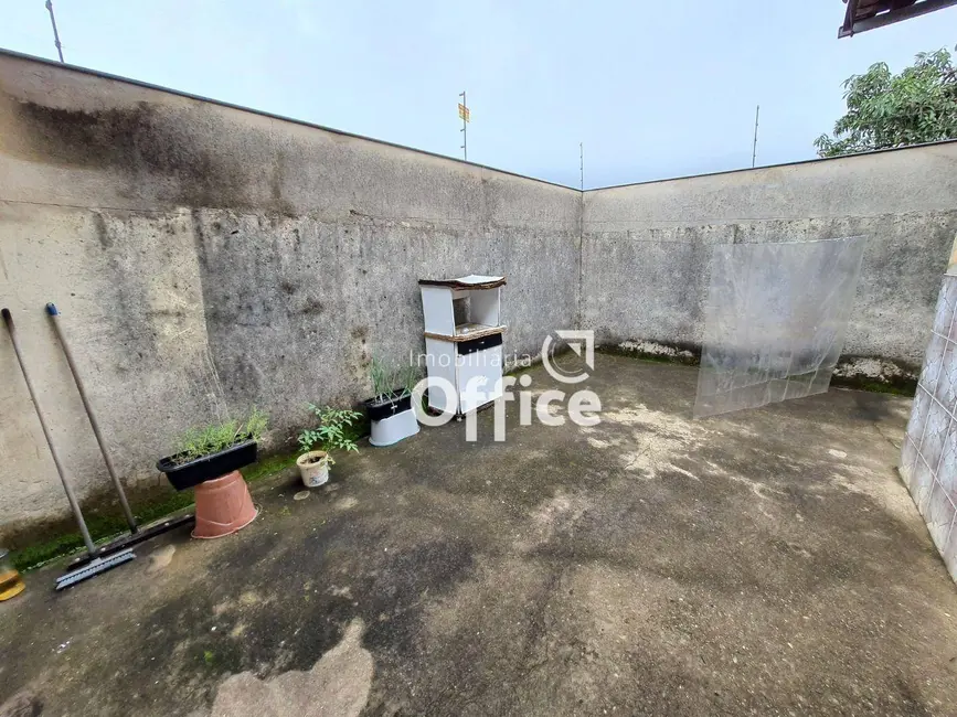 Casa com 4 quartos à venda, 240m2 em Setor Central, Anapolis - GO - imagem 4 Foto 4 de Casa com 4 quartos à venda, 240m2 em Setor Central, Anapolis - GO