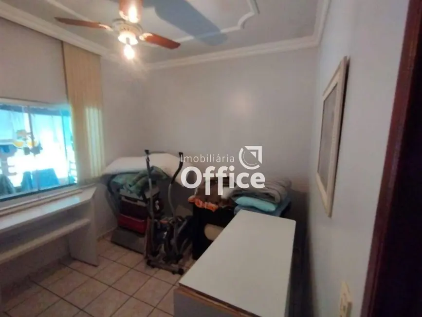 Casa com 3 quartos à venda, 360m2 em Santo André, Anapolis - GO - imagem 8 Foto 8 de Casa com 3 quartos à venda, 360m2 em Santo André, Anapolis - GO