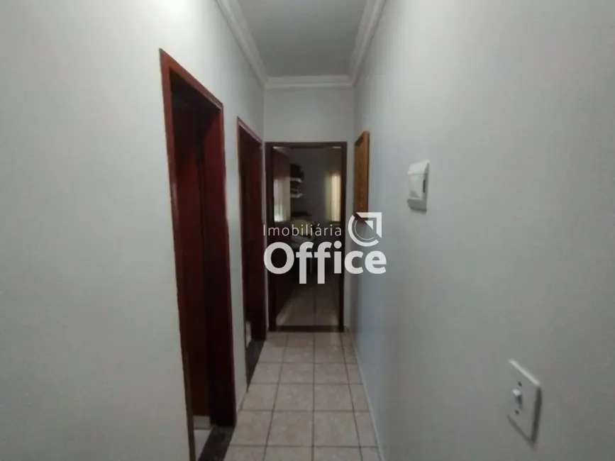 Casa com 3 quartos à venda, 360m2 em Santo André, Anapolis - GO - imagem 5 Foto 5 de Casa com 3 quartos à venda, 360m2 em Santo André, Anapolis - GO