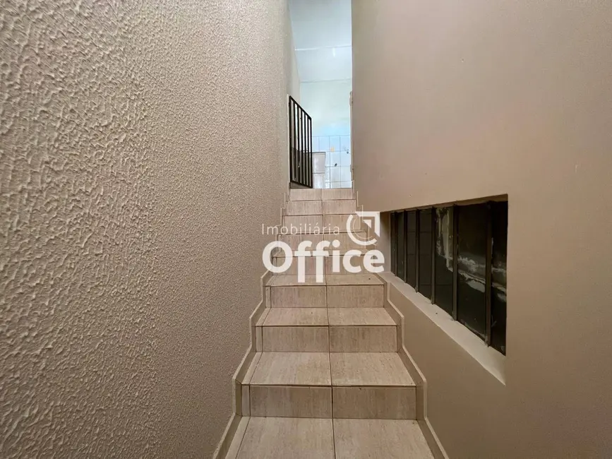 Sobrado com 5 quartos à venda, 360m2 em Vila Jaiara, Anapolis - GO - imagem 6 Foto 6 de Sobrado com 5 quartos à venda, 360m2 em Vila Jaiara, Anapolis - GO