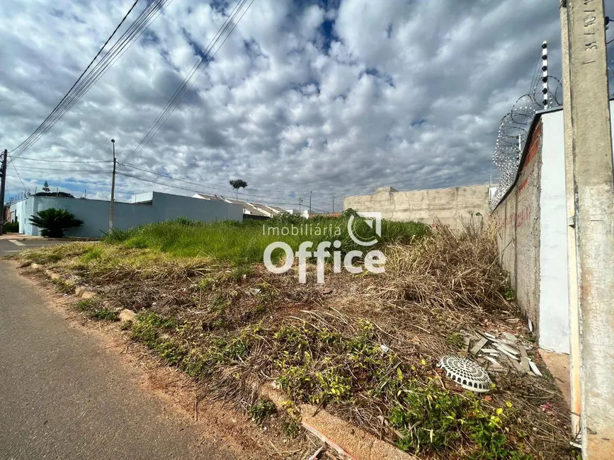 Foto 1 de Terreno / Lote à venda, 362m2 em Residencial Cerejeiras, Anapolis - GO