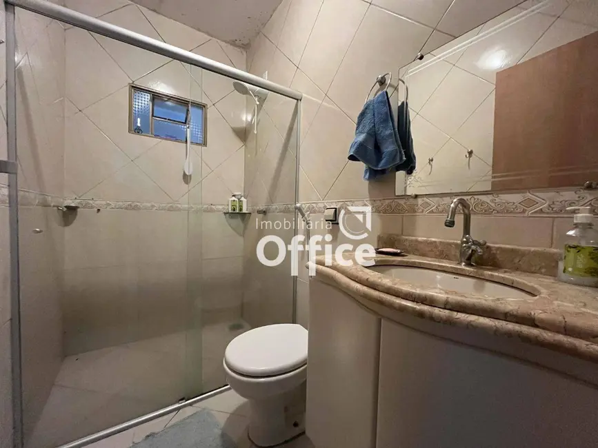 Foto 9 de Casa com 3 quartos à venda, 374m2 em Anápolis City, Anapolis - GO