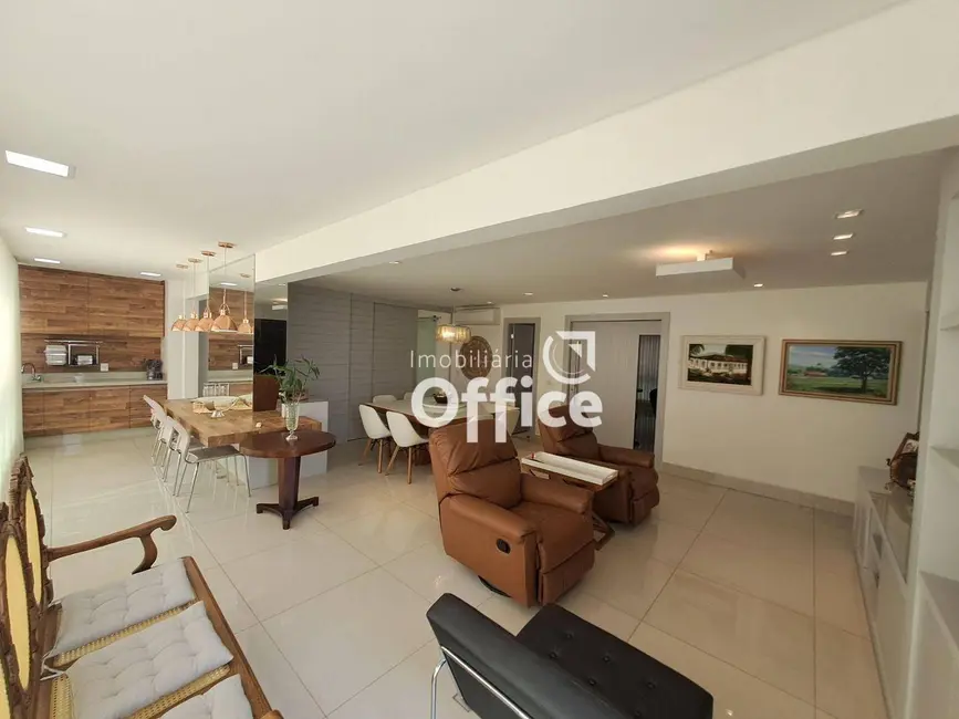 Foto 9 de Apartamento com 3 quartos à venda, 164m2 em Jundiaí, Anapolis - GO