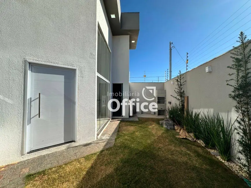 Foto 2 de Casa com 3 quartos à venda, 235m2 em Residencial Jardins do Lago, Anapolis - GO
