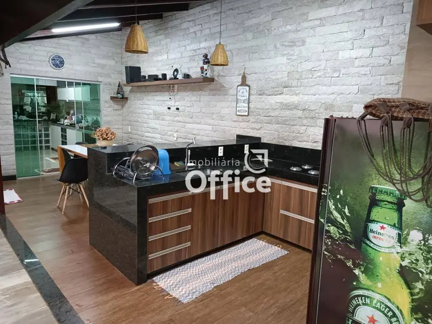 Foto 4 de Casa com 3 quartos à venda, 240m2 em Residencial Vale do Sol, Anapolis - GO