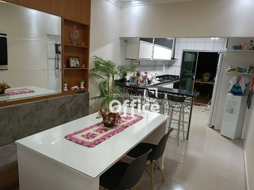 Foto 8 de Casa com 3 quartos à venda, 240m2 em Residencial Vale do Sol, Anapolis - GO