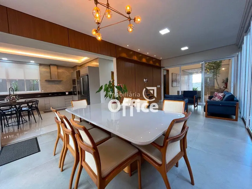 Sobrado com 4 quartos à venda, 360m2 em Condomínio Residencial Grand Trianon, Anapolis - GO - imagem 5 Foto 5 de Sobrado com 4 quartos à venda, 360m2 em Condomínio Residencial Grand Trianon, Anapolis - GO