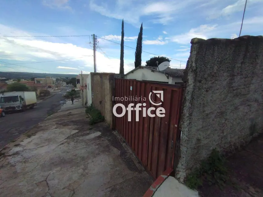 Foto 3 de Terreno / Lote à venda, 300m2 em Vila Jaiara, Anapolis - GO