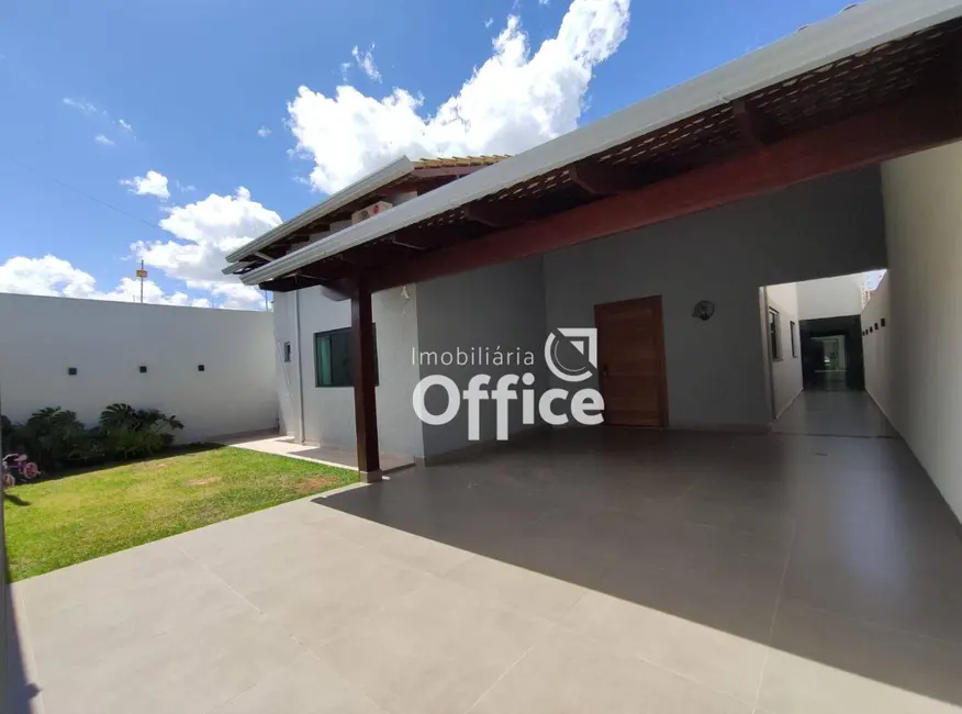 Foto 2 de Casa com 4 quartos à venda, 300m2 em Residencial Portal do Cerrado, Anapolis - GO