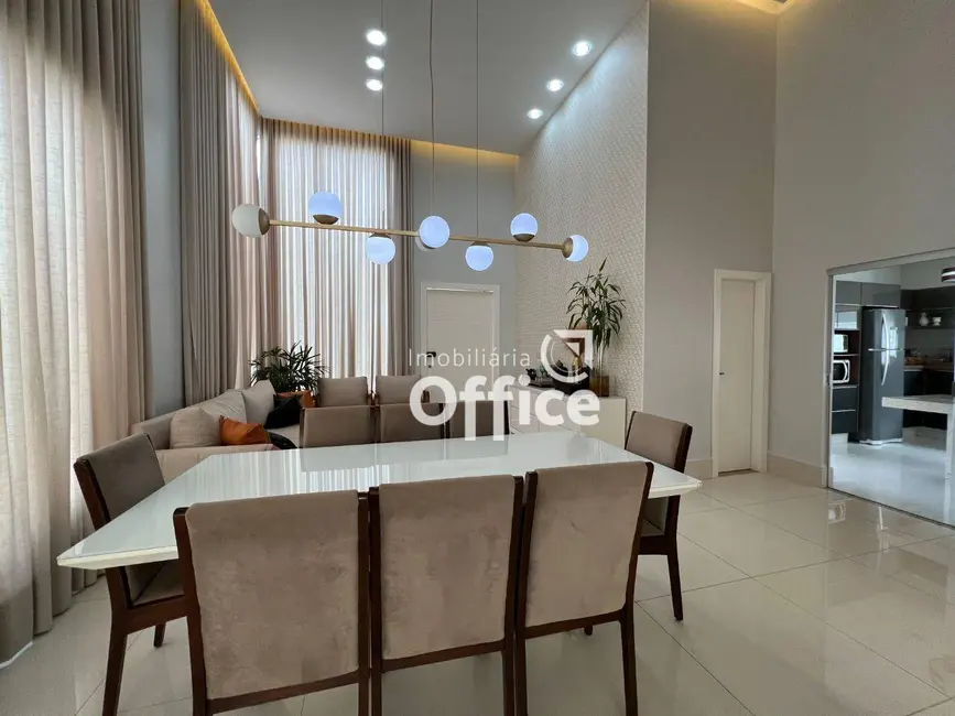 Foto 3 de Casa de Condomínio com 4 quartos à venda, 460m2 em Residencial Anaville, Anapolis - GO