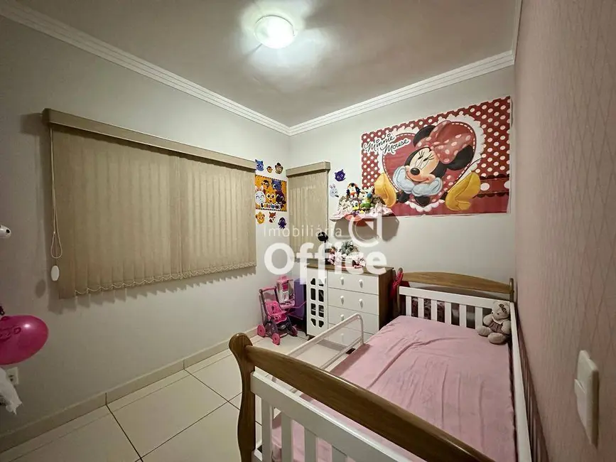 Casa com 3 quartos à venda, 220m2 em Jardim das Oliveiras, Anapolis - GO - imagem 8 Foto 8 de Casa com 3 quartos à venda, 220m2 em Jardim das Oliveiras, Anapolis - GO