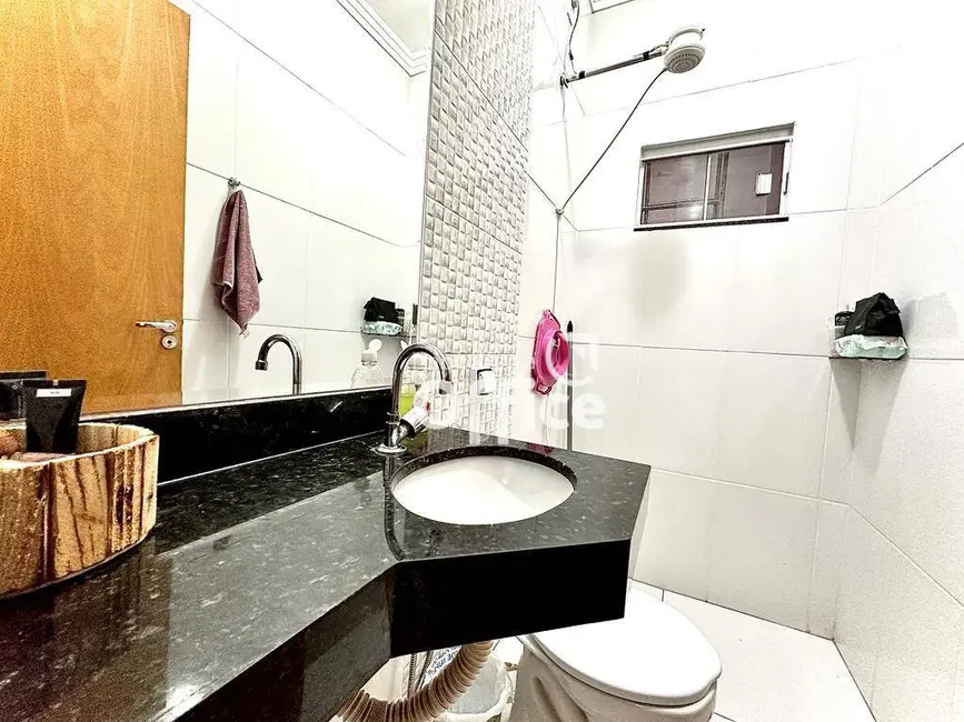 Casa com 3 quartos à venda, 220m2 em Jardim das Oliveiras, Anapolis - GO - imagem 7 Foto 7 de Casa com 3 quartos à venda, 220m2 em Jardim das Oliveiras, Anapolis - GO