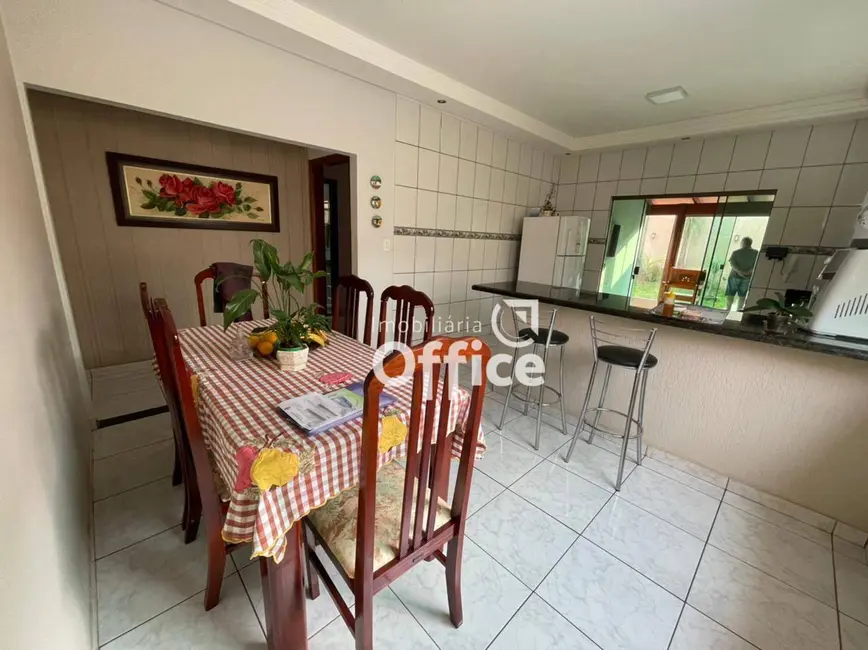 Foto 6 de Casa com 3 quartos à venda, 450m2 em Anápolis City, Anapolis - GO