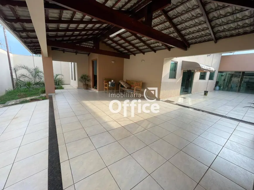 Foto 1 de Casa com 3 quartos à venda, 450m2 em Anápolis City, Anapolis - GO