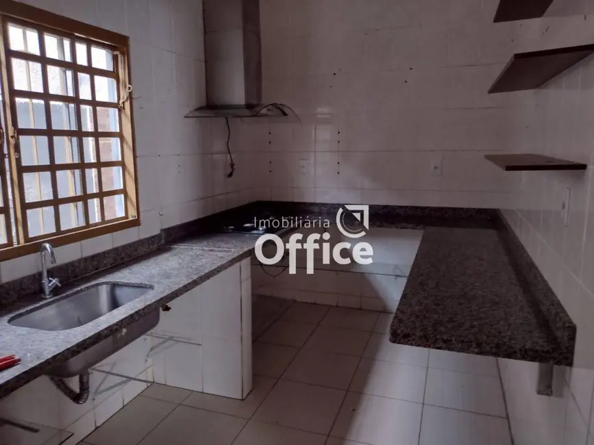 Foto 4 de Casa com 3 quartos à venda, 300m2 em Itamaraty 4ª Etapa, Anapolis - GO