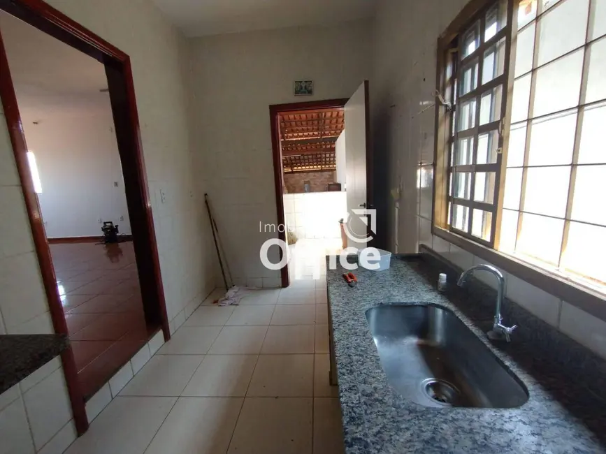 Foto 6 de Casa com 3 quartos à venda, 300m2 em Itamaraty 4ª Etapa, Anapolis - GO