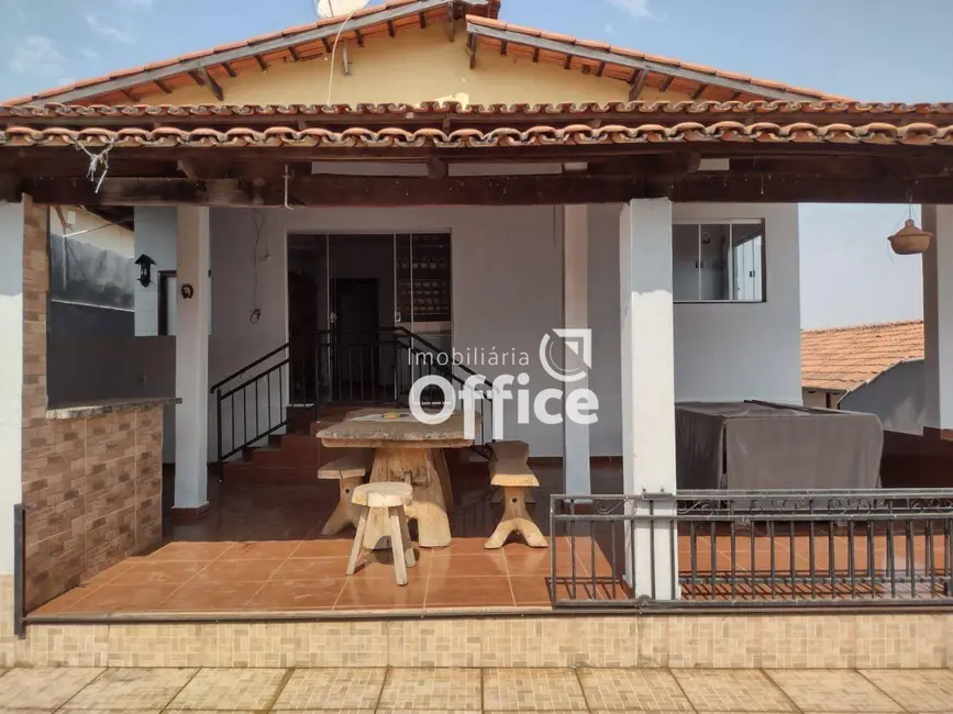 Foto 9 de Casa com 3 quartos à venda, 300m2 em Itamaraty 4ª Etapa, Anapolis - GO