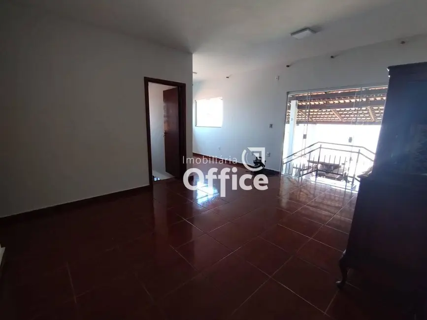 Foto 7 de Casa com 3 quartos à venda, 300m2 em Itamaraty 4ª Etapa, Anapolis - GO