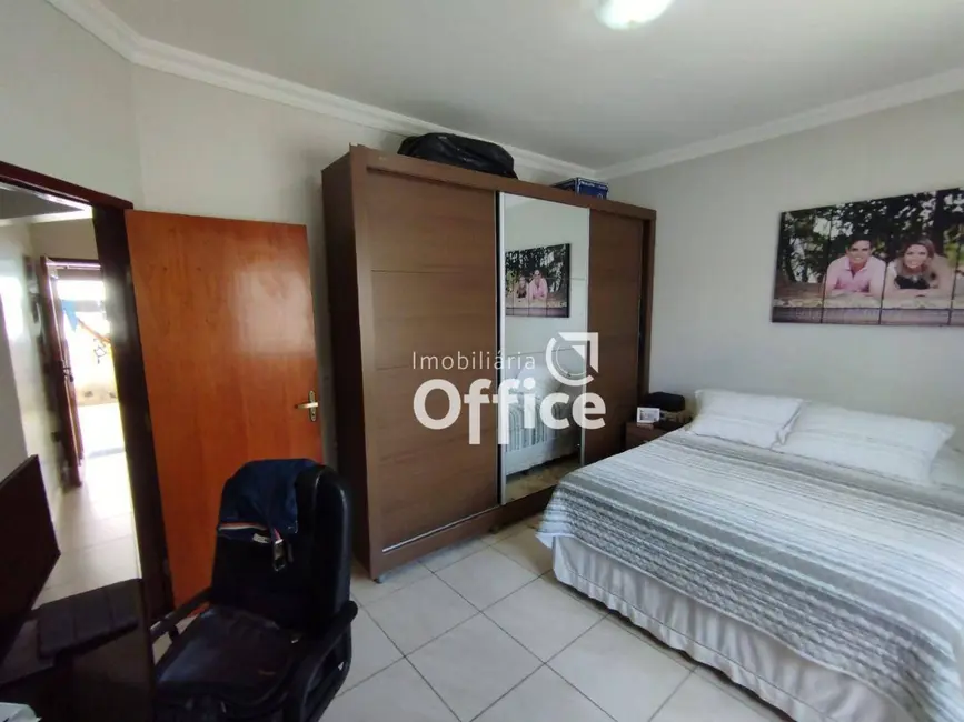 Foto 7 de Casa com 3 quartos à venda, 390m2 em Jardim das Samambaias, Anapolis - GO