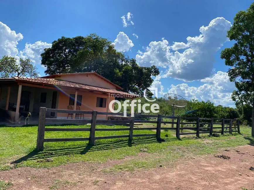 Foto 1 de Fazenda / Haras com 2 quartos à venda, 968000m2 em Crixas - GO