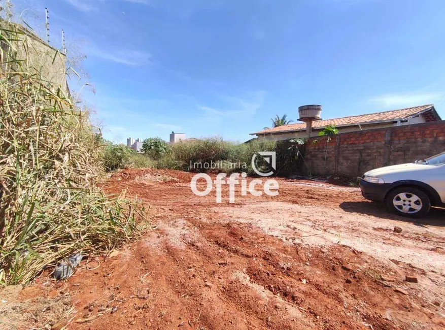 Foto 2 de Terreno / Lote à venda, 360m2 em Anápolis City, Anapolis - GO