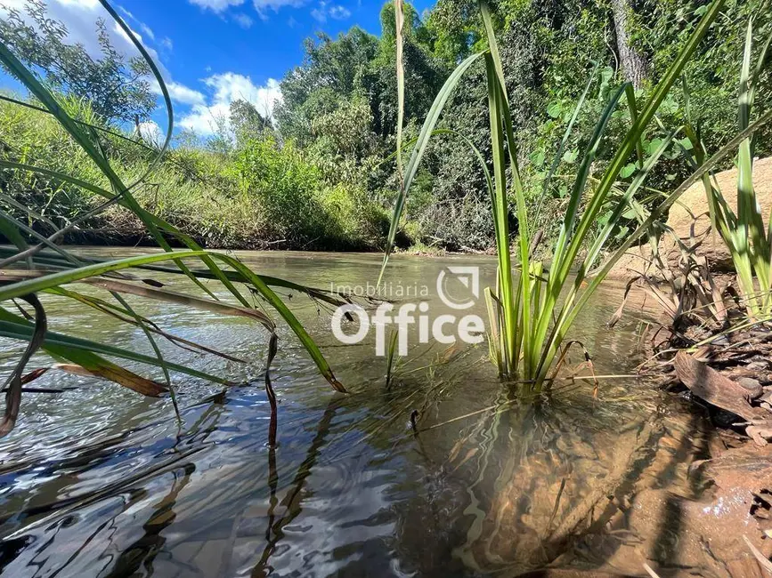 Foto 2 de Chácara com 3 quartos à venda, 5000m2 em Abadiania - GO